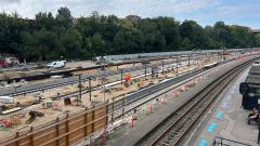 Sporene 4-7 har været pillet helt væk, og spritnye spor og sveller er lagt. Arbejdet med et helt nyt spor 8, der skal øge kapaciteten i Aarhus, er også nået langt.