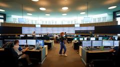 trafiktårnets mange digitale skærme