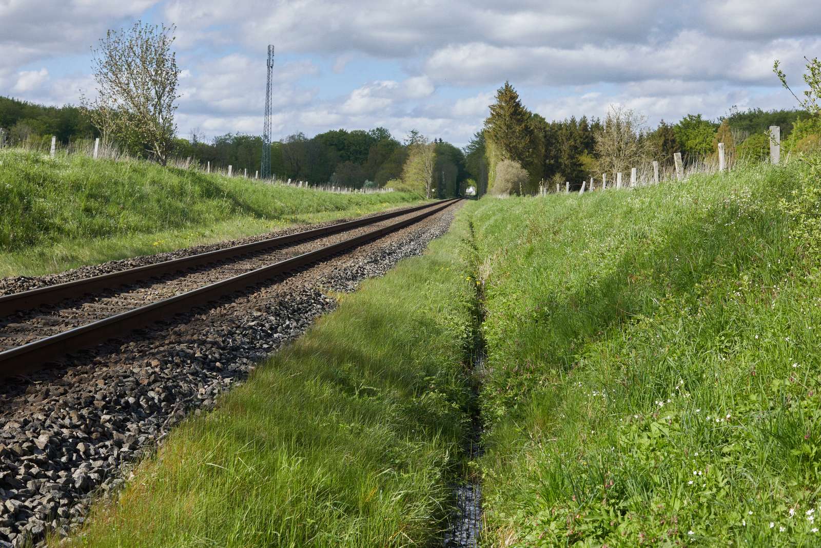 Jernbanedæmning